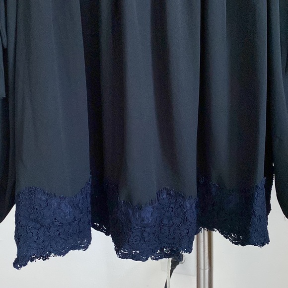 Black top - Picture 2 of 4